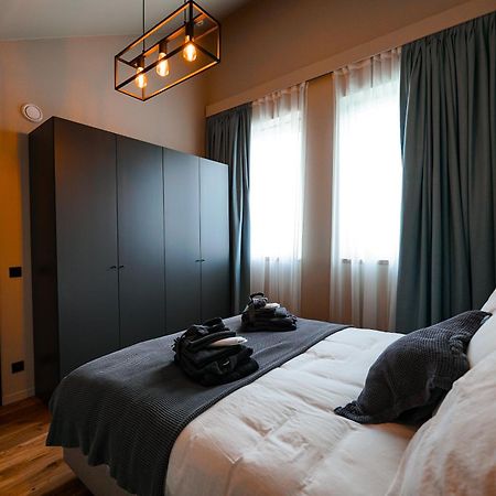 Hotel Mezza Notte ロンセ エクステリア 写真