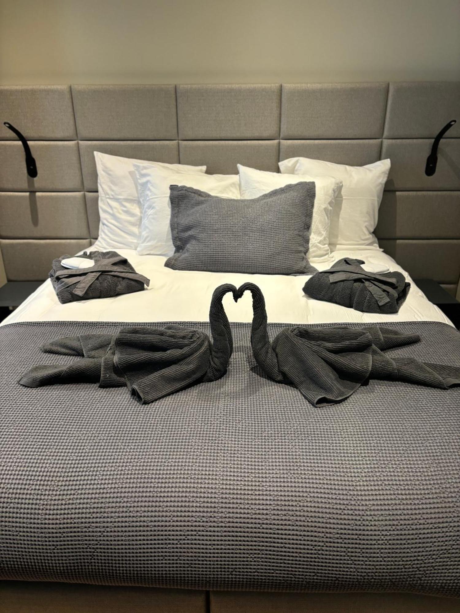 Hotel Mezza Notte ロンセ エクステリア 写真